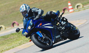Leia mais sobre o artigo Sinta a emoção de pilotar uma moto esportiva: por que você precisa de uma agora