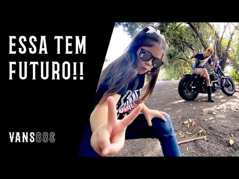 Leia mais sobre o artigo LEVEI A ANINHA PARA ME AJUDAR NAS FOTOS E ELA TROUXE REFORÇO!